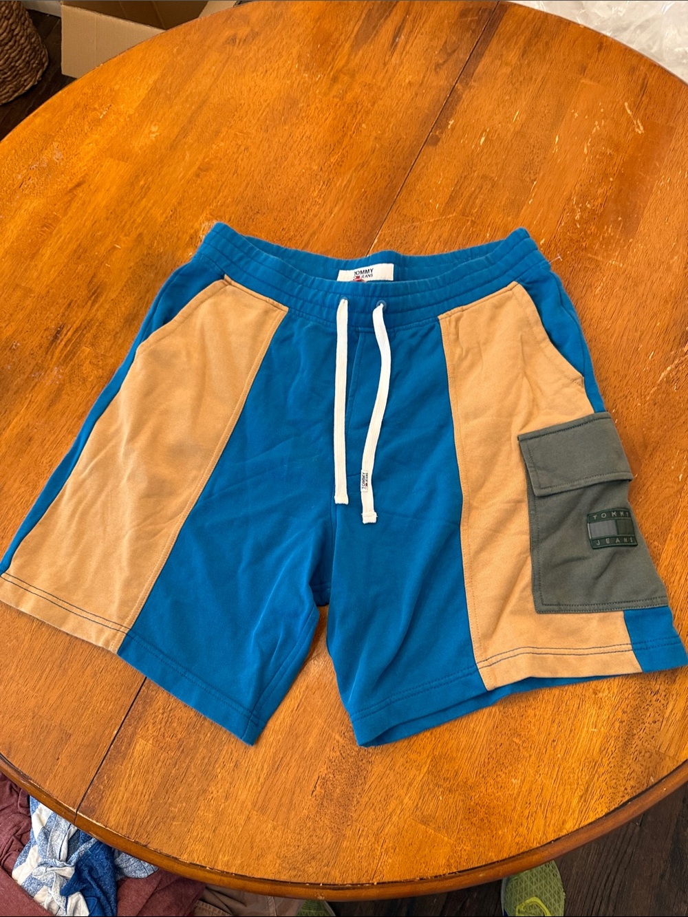 Tommy Hilfiger Blue Drawstring Shorts with Tan Panels and Gray Pocket xl